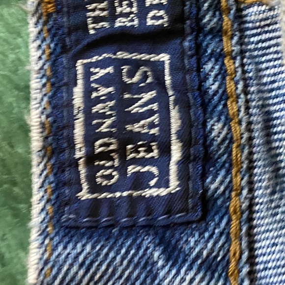 Distressed jeans - Picture 3 of 3